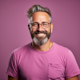 Portrait d'un client satisfait donnant son avis